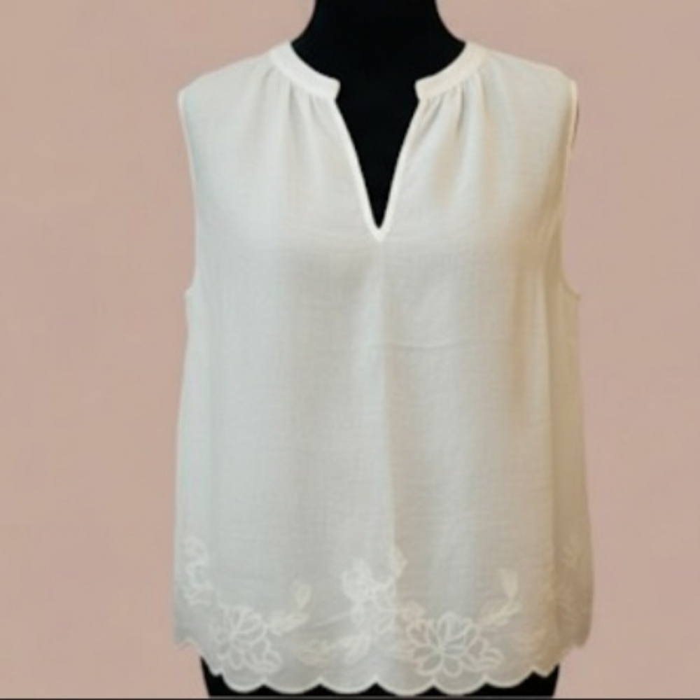 NWT, OFFWHITE SLVEEVELESS SHIRT. SIZE: M. 48% LINEN, 35% VISCSE, 17% MODAL.